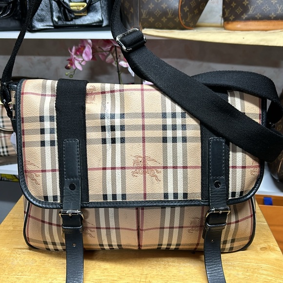 Burberry Other - Burberry Messenger bag